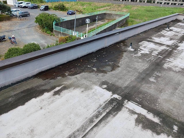 雨漏り原因の集水口付近